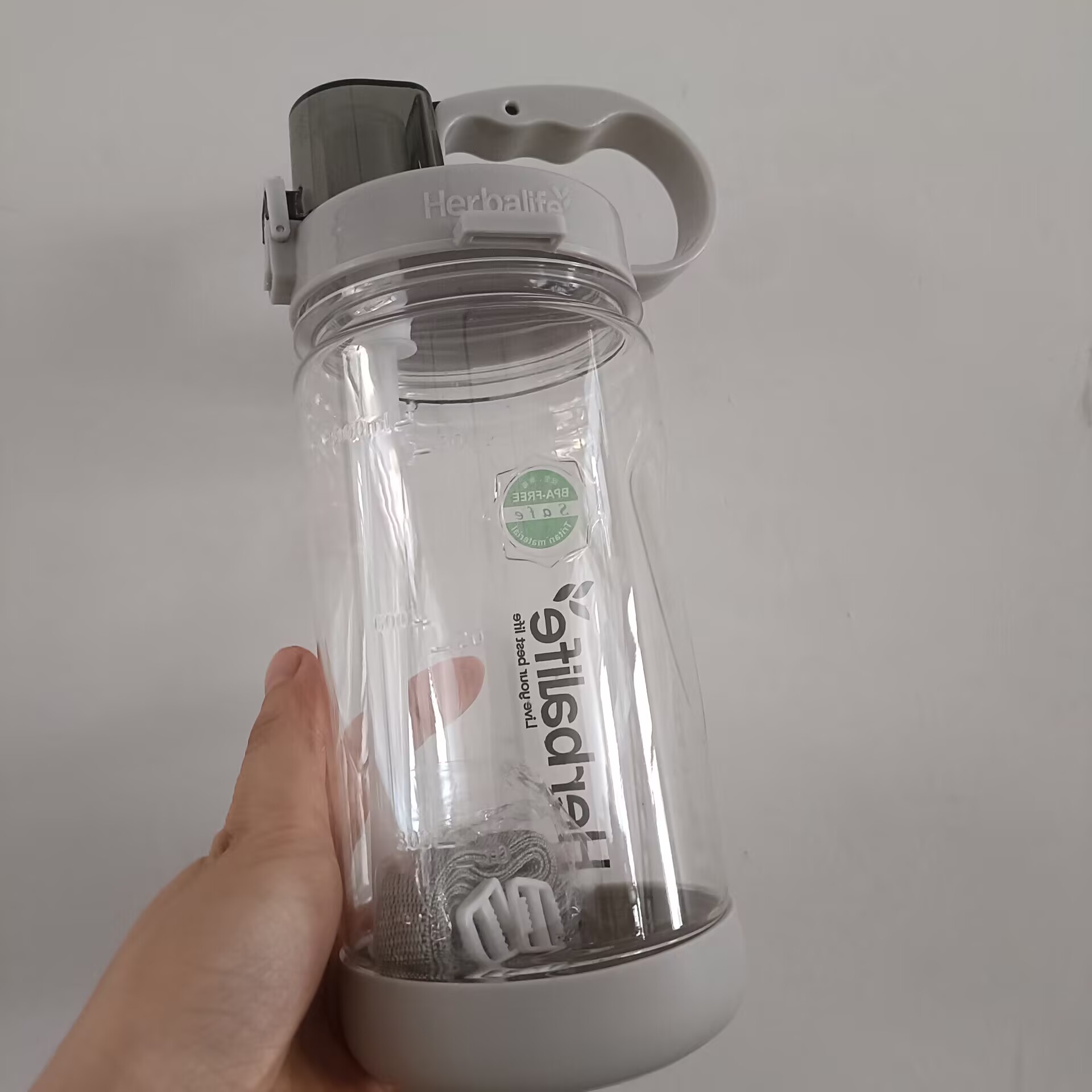 زجاجة مياه رياضية من التريتان  - مراجعة Nutrition Fitness Equipment وسعره